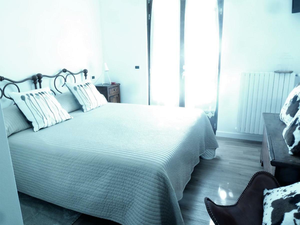 Bed and Breakfast La Paquerette Ла-Саль Экстерьер фото